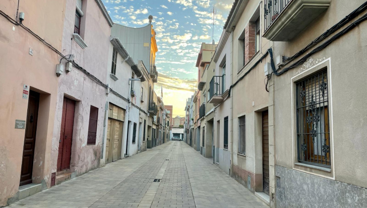 Carrer de Sant Sadurní amb reurbanització finalitzada